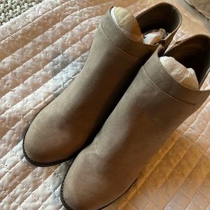 Suede Grey Tan Anne Klein Wedges. Size 10. Brand new.